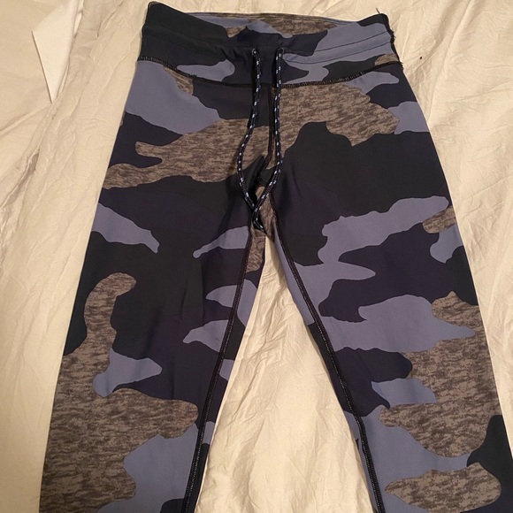 Aerie Blue Camo Leggings - Picture 1 of 2